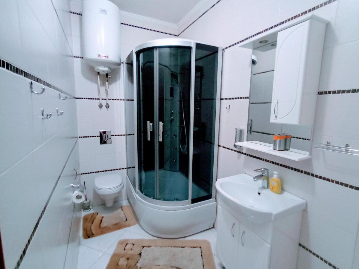 Апартаменты В Двух Шагах От Метро Charkiw Exterior foto